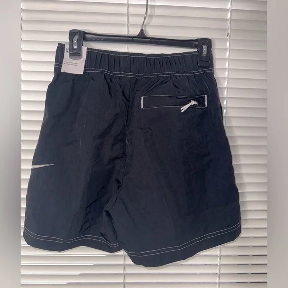 Nike Sportswear Swoosh Women's Woven High-Rise Shorts , Size: XS , Color: BLACK - Picture 3 of 7